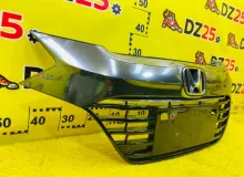 Решетка радиатора HONDA VEZEL 2014/Цвет NH821M 71121T7B00 RU3 LEB, передняя