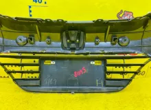 Решетка радиатора HONDA VEZEL 2014/Цвет NH821M 71121T7B00 RU3 LEB, передняя