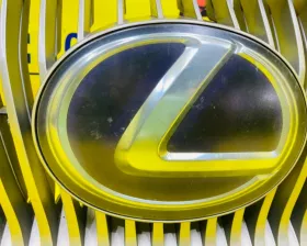 Решетка радиатора TOYOTA
