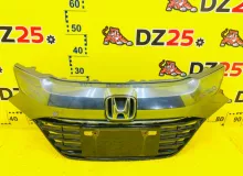 Решетка радиатора HONDA VEZEL 2014/Цвет G539P 71121T7B00 RU4 LEB, передняя