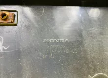 Решетка радиатора HONDA VEZEL 2014/Цвет G539P 71121T7B00 RU4 LEB, передняя