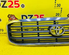 Решетка радиатора Toyota
