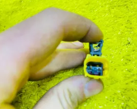 Петля капота Mercedes-Benz