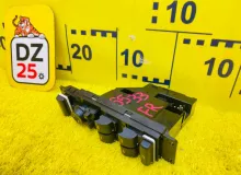 Блок управления стеклоподъемниками Land Rover RANGE ROVER 2005/Цвет 697 YUD000303PVA L322 428PS, передний правый
