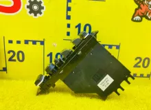Блок управления стеклоподъемниками Land Rover RANGE ROVER 2006/Цвет 697 YUD000303PVA L322 448PN, передний правый