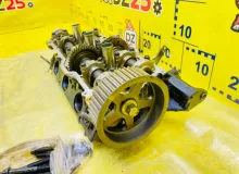 Головка блока цилиндров TOYOTA LAND CRUISER PRADO 2005/Цвет 070 1110169136 VZJ120G 5VZFE, передняя левая