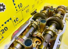 Головка блока цилиндров TOYOTA LAND CRUISER PRADO 2005/Цвет 070 1110169136 VZJ120G 5VZFE, передняя правая