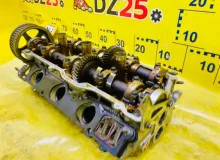 Головка блока цилиндров TOYOTA LAND CRUISER PRADO 2003/Цвет 070 1110169136 VZJ121W 5VZFE, передняя правая