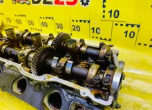 Головка блока цилиндров TOYOTA LAND CRUISER PRADO 2003/Цвет 070 1110169136 VZJ121W 5VZFE, передняя правая
