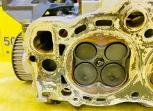 Головка блока цилиндров TOYOTA LAND CRUISER PRADO 2003/Цвет 070 1110169136 VZJ121W 5VZFE, передняя левая