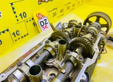 Головка блока цилиндров TOYOTA LAND CRUISER PRADO 2003/Цвет 070 1110169136 VZJ121W 5VZFE, передняя левая