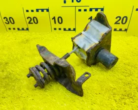 Крепление запасного колеса TOYOTA