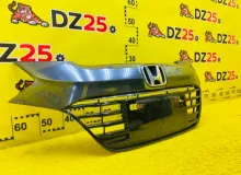 Решетка радиатора HONDA VEZEL 2014/Цвет NH788P 71121T7B00 RU4 LEB, передняя