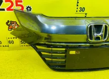 Решетка радиатора HONDA VEZEL 2014/Цвет NH731P 71121T7B00 RU3 LEB, передняя