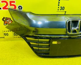 Решетка радиатора HONDA