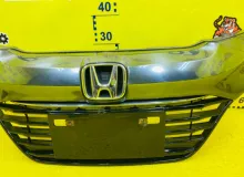 Решетка радиатора HONDA VEZEL 2014/Цвет NH731P 71121T7B00 RU3 LEB, передняя