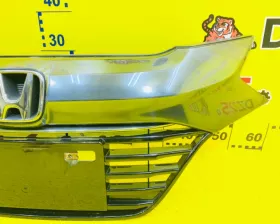 Решетка радиатора HONDA
