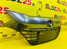 Решетка радиатора HONDA VEZEL 2014/Цвет NH731P 71121T7B00 RU3 LEB, передняя