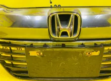 Решетка радиатора HONDA VEZEL 2014/Цвет NH731P 71121T7B00 RU3 LEB, передняя