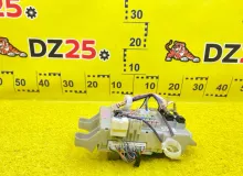 Блок предохранителей TOYOTA LAND CRUISER PRADO 2005/Цвет 202 8274135110 TRJ120W 2TRFE, передний