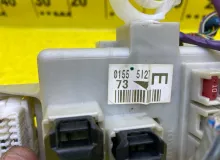 Блок предохранителей TOYOTA LAND CRUISER PRADO 2005/Цвет 202 8274135110 TRJ120W 2TRFE, передний