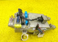 Блок предохранителей TOYOTA LAND CRUISER PRADO 2005/Цвет 202 8274135110 TRJ120W 2TRFE, передний