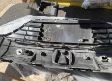 Крепление решетки радиатора HONDA VEZEL 2014/Цвет NH823M 71150T7A000 RU3 LEB, переднее