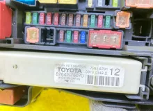 Блок предохранителей LEXUS CT200H 2011/Цвет 212 8264175080 ZWA10 2ZRFXE, передний