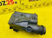 Корпус воздушного фильтра TOYOTA LAND CRUISER PRADO 2005/Цвет 070 1770062140 VZJ120G 5VZFE, передний