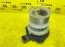 Мотор печки TOYOTA ESQUIRE 2014/Цвет 202 8710328130 ZWR80G 2ZRFXE, передний