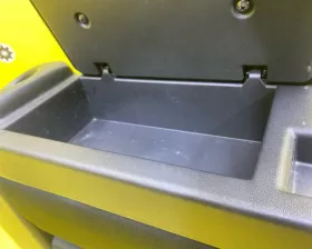 Бардачок между сиденьями Toyota