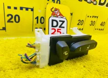 Блок управления сиденьем TOYOTA LAND CRUISER 2001/Цвет 057 8492260090 UZJ100W 2UZFE, передний правый