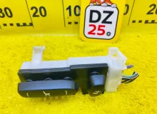 Блок управления сиденьем TOYOTA LAND CRUISER 2001/Цвет 057 18A546 UZJ100W 2UZFE, передний левый
