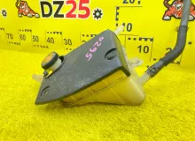 Бачок расширительный LEXUS CT200H 2010/Цвет 4V3 1648028080 ZWA10 2ZRFXE, передний