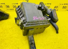 Корпус воздушного фильтра LEXUS CT200H 2010/Цвет 4V3 1770037290 ZWA10 2ZRFXE, передний