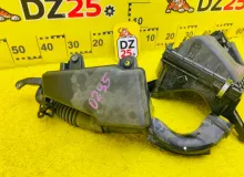 Корпус воздушного фильтра LEXUS CT200H 2010/Цвет 4V3 1770037290 ZWA10 2ZRFXE, передний