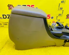 Бардачок между сиденьями TOYOTA