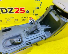 Бардачок между сиденьями TOYOTA
