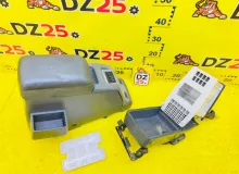 Бардачок между сиденьями TOYOTA LAND CRUISER 1993/Цвет 6M1 8852060110 FZJ80G 1FZFE, передний