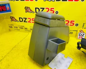 Бардачок между сиденьями TOYOTA