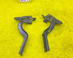 Петля капота Toyota