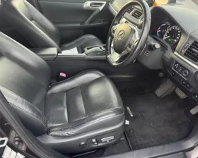 Петля капота Toyota