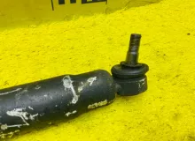 Амортизатор рулевой TOYOTA LAND CRUISER 1992/Цвет 26P 4570069065 HZJ77HV 1HZ, передний
