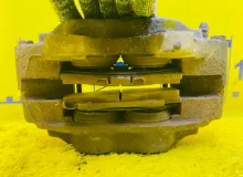 Суппорт TOYOTA LAND CRUISER 1992/Цвет 26P 4775035080 HZJ77HV 1HZ, передний левый