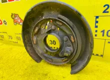 Кожух тормозного диска TOYOTA LAND CRUISER 1992/Цвет 26P 4650360061 HZJ77HV 1HZ, задний правый