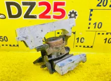 Подушка двигателя TOYOTA HARRIER 2014/Цвет 220 1230536050 AVU65W 2ARFXE, передняя правая