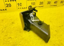 Дуйка TOYOTA LAND CRUISER PRADO 2006/Цвет 070 5565060100E0 TRJ120W 2TRFE, передняя левая