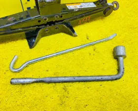 Поддомкратник/ домкрат Mitsubishi
