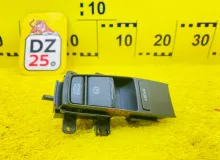 Кнопка ручника HONDA VEZEL 2014/Цвет NH731P 35355T7AJ112M1 RU3 LEB, передняя