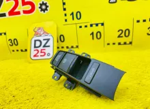 Кнопка ручника HONDA VEZEL 2014/Цвет NH731P 35355T7AJ112M1 RU3 LEB, передняя